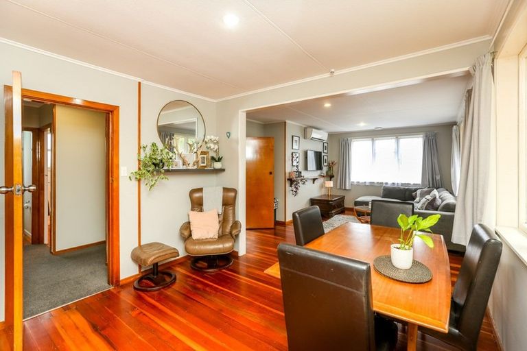 Photo of property in 1a Ward Place, Marfell, New Plymouth, 4310