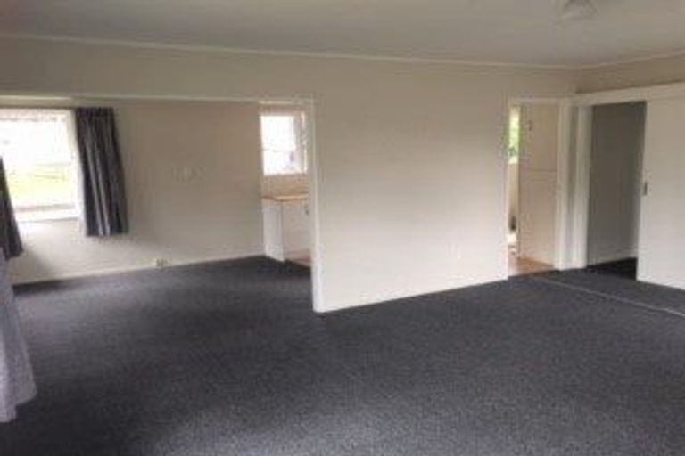 Photo of property in 9 Shale Avenue, Massey, Auckland, 0614