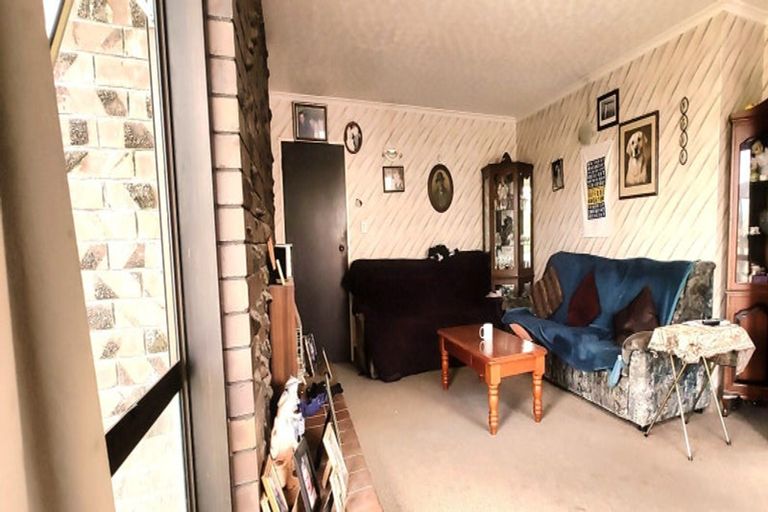 Photo of property in 41 Rhodes Drive, Kelvin Grove, Palmerston North, 4414