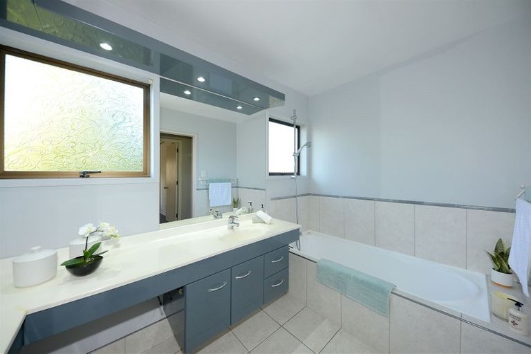 Photo of property in 14 Strathean Avenue, Avonhead, Christchurch, 8042