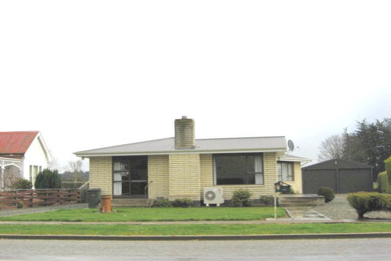 Photo of property in 86 Seaward Road, Edendale, 9825