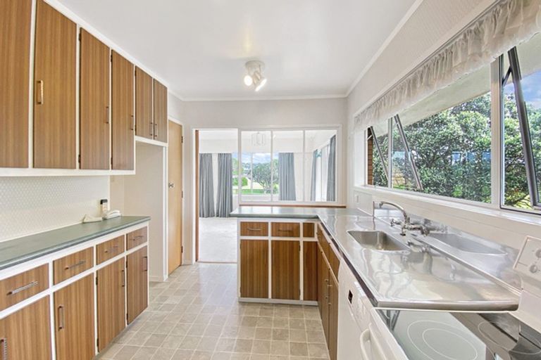 Photo of property in 91a Kiwi Esplanade, Mangere Bridge, Auckland, 2022