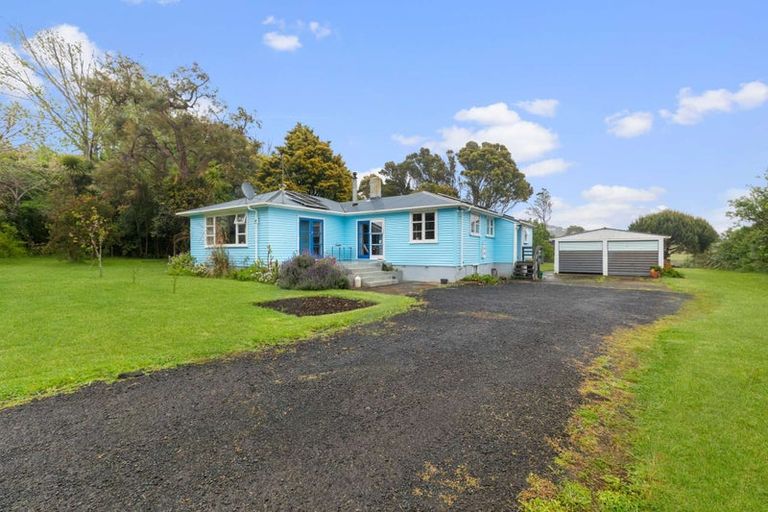 Photo of property in 3205 South Head Road, South Head, Helensville, 0874