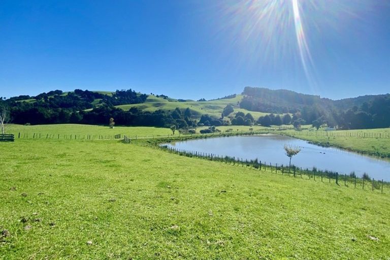 Photo of property in 11 Millett Road, Whangaripo, Wellsford, 0972