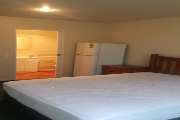 Photo of property in 100 Rattray Street, Riccarton, Christchurch, 8041