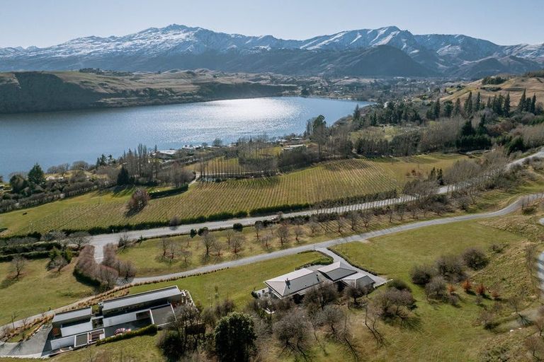 Photo of property in 16 Hayes View Lane, Lake Hayes, Queenstown, 9371