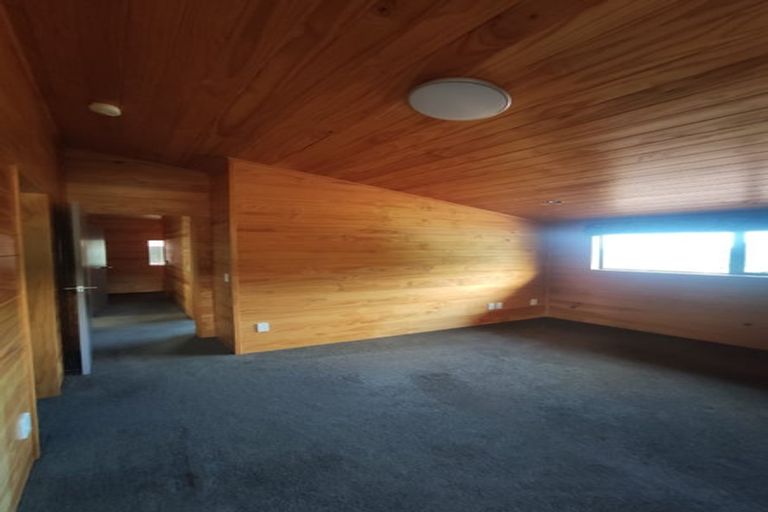 Photo of property in 14c Domanski Crescent, Owhiro Bay, Wellington, 6023