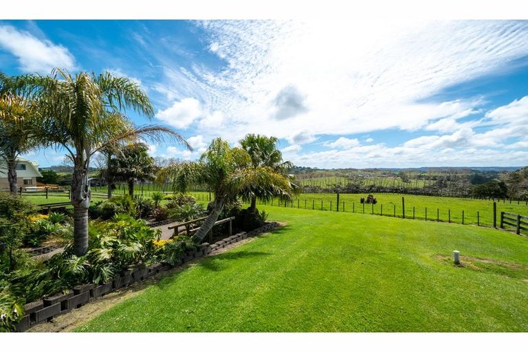 Photo of property in 14 Peters Lane, Taupaki, Henderson, 0782