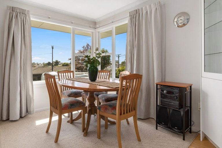 Photo of property in 40 Pemberton Crescent, Greerton, Tauranga, 3112