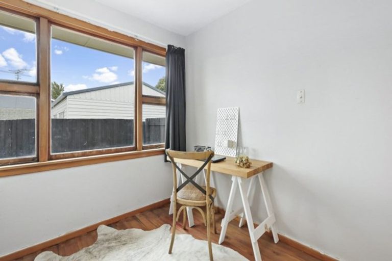 Photo of property in 25 Fairmont Place, Hornby, Christchurch, 8042
