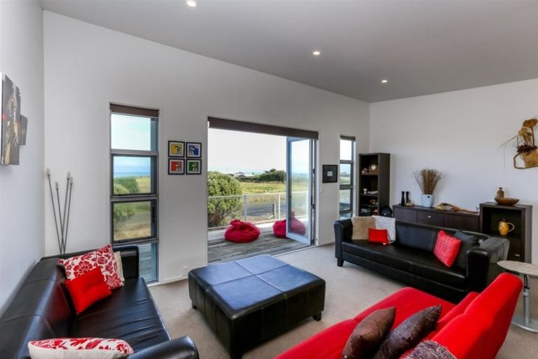 Photo of property in 50 Anglers Avenue, Warea, New Plymouth, 4381