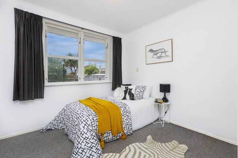 Photo of property in 29 Korau Grove, Stokes Valley, Lower Hutt, 5019