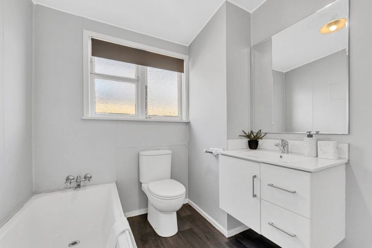 Photo of property in 12 Randolph Street, Woolston, Christchurch, 8062