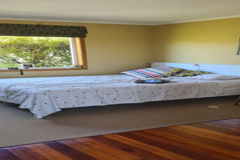 Photo of property in 14 Peter Terrace, Castor Bay, Auckland, 0620
