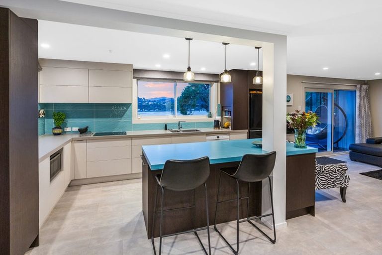 Photo of property in 64a Mana View Road, Paremata, Porirua, 5026