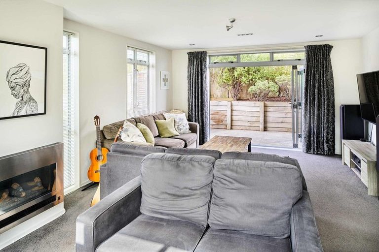 Photo of property in 35 Endeavour Drive, Whitby, Porirua, 5024