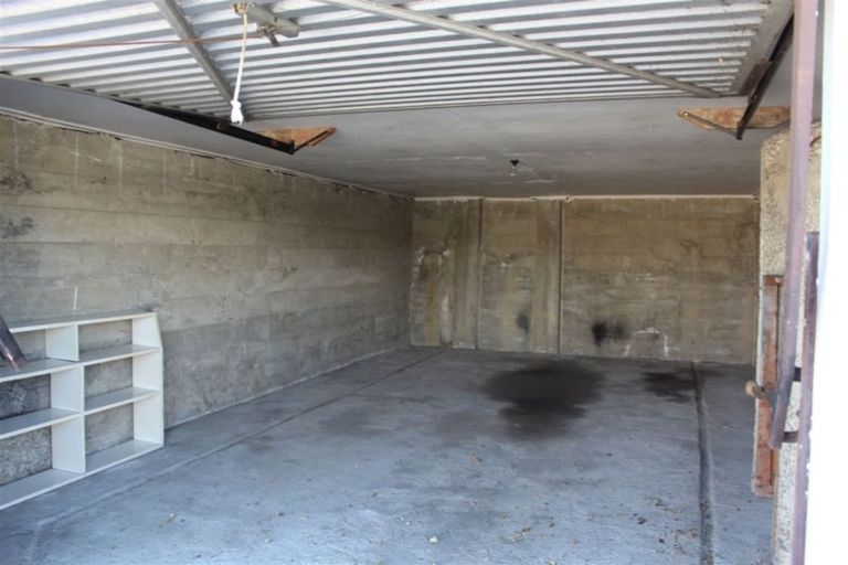 Photo of property in 92 Eglinton Road, Mornington, Dunedin, 9011