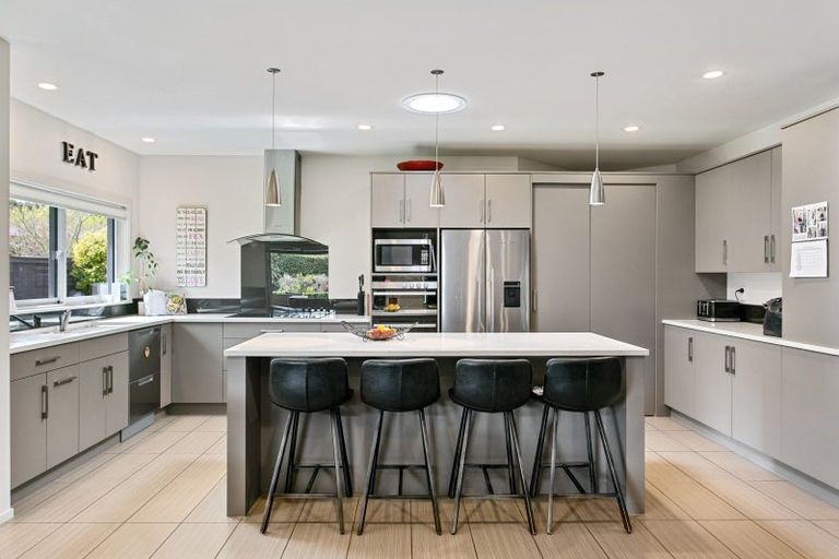 Photo of property in 72 Dalmore Way, Acacia Bay, Taupo, 3385