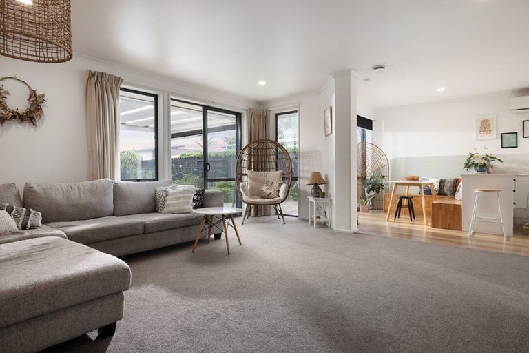 Photo of property in 64 Oriental Parade, Papamoa Beach, Papamoa, 3118