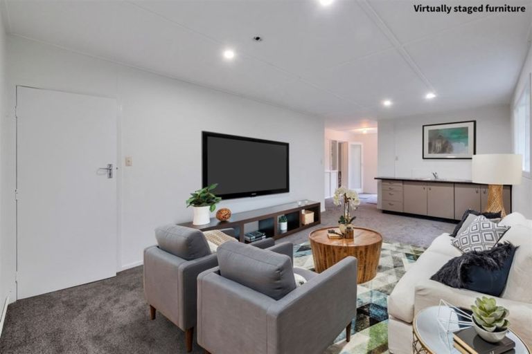 Photo of property in 49 Roberts Road, Matakatia, Whangaparaoa, 0930