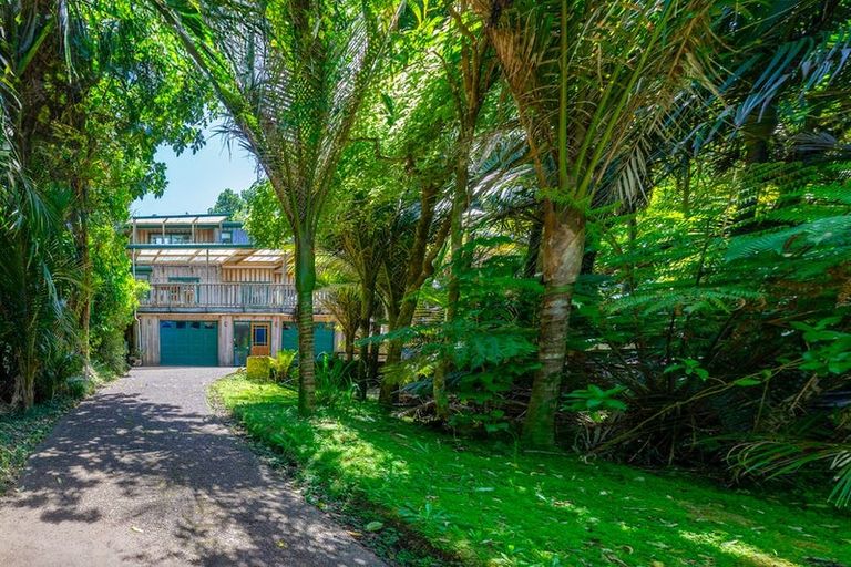 Photo of property in 86 Wood Bay Road, Titirangi, Auckland, 0604