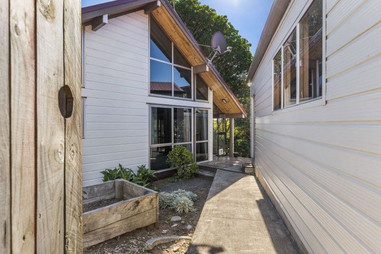 Photo of property in 14 Fairfax Terrace, Frankleigh Park, New Plymouth, 4310