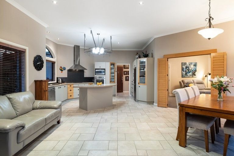 Photo of property in 2 Eyres Place, Ohauiti, Tauranga, 3112