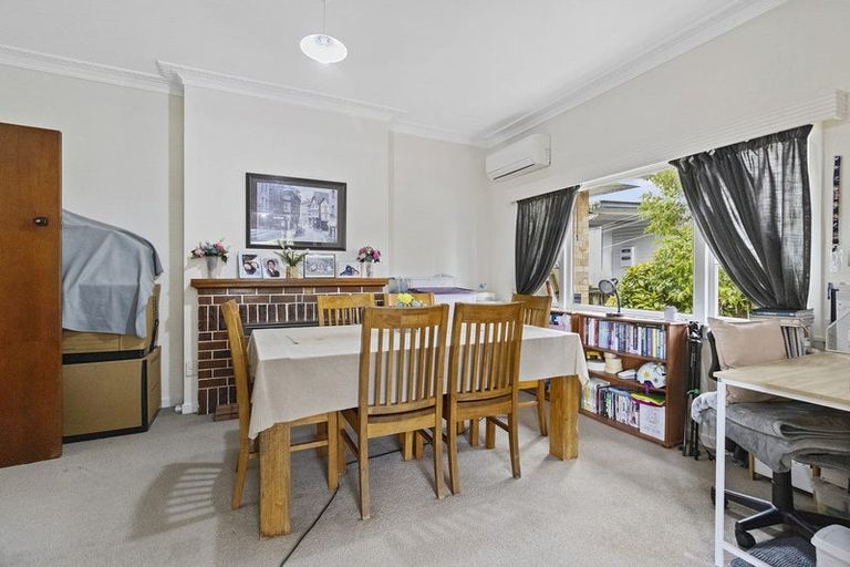 Photo of property in 17 Carey Street, Maeroa, Hamilton, 3200