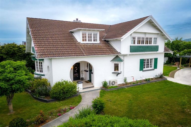 Photo of property in 17 Rhodes Street, Waimate, 7924