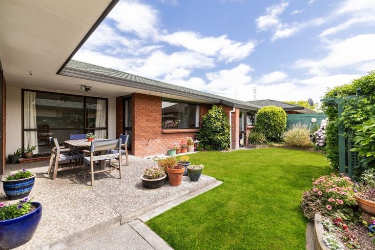 Photo of property in 82a Church Road, Taradale, Napier, 4112