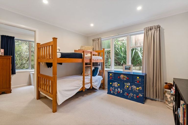 Photo of property in 66 Hungerford Road, Houghton Bay, Wellington, 6023