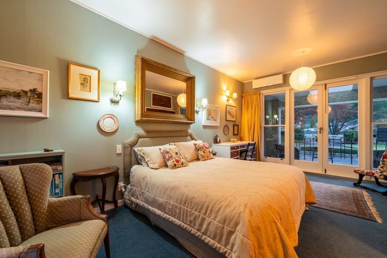 Photo of property in 48 Paraekaretu Street, Hunterville, 4730