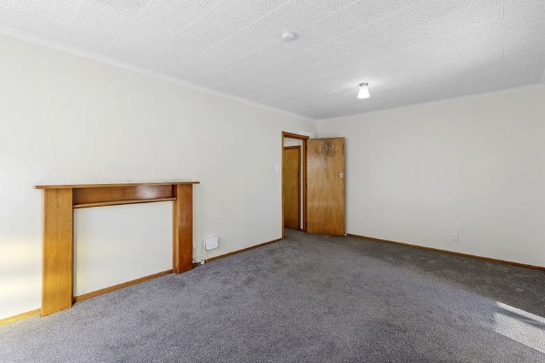 Photo of property in 87 Queens Drive, Lyall Bay, Wellington, 6022