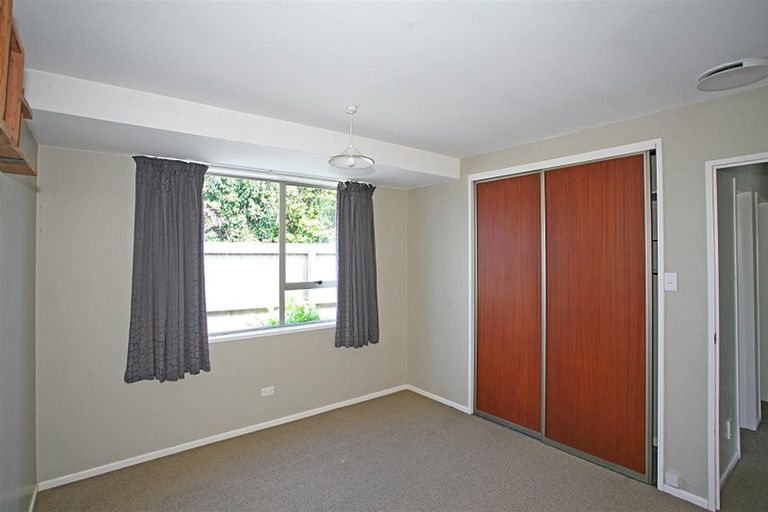 Photo of property in 38 Camberwell Place, Avonhead, Christchurch, 8042