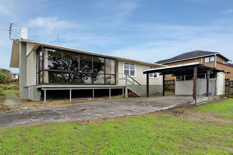 Photo of property in 12 Cutler Street, New Lynn, Auckland, 0600