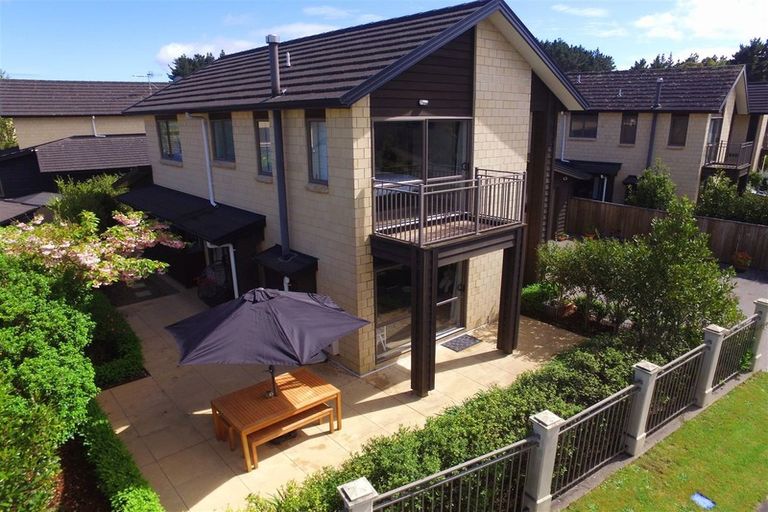 Photo of property in 17 Bluewater Place, Paraparaumu, 5032