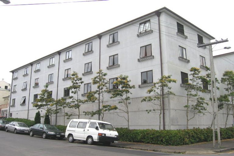 Photo of property in 16/10 Ruru Street, Eden Terrace, Auckland, 1021