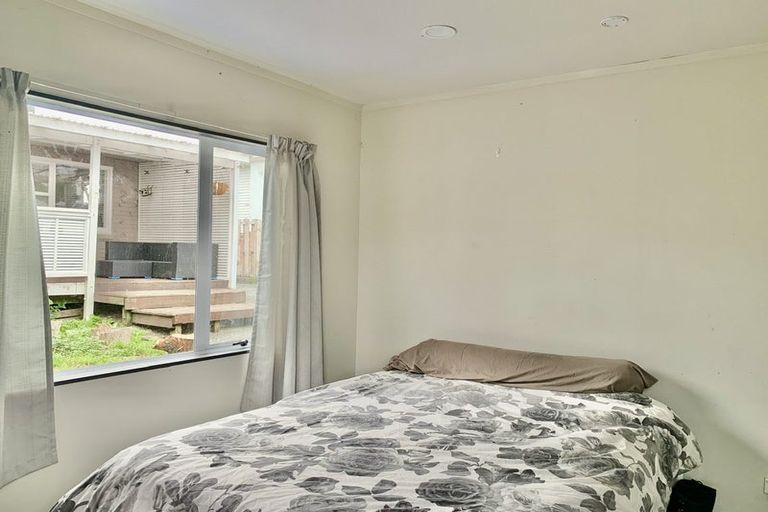 Photo of property in 108 Tirimoana Road, Te Atatu South, Auckland, 0602