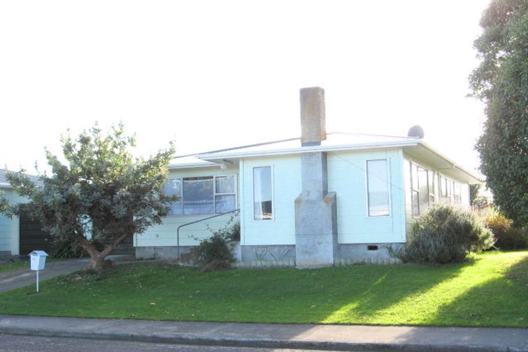 Photo of property in 2 Brandon Street, Otaki, 5512