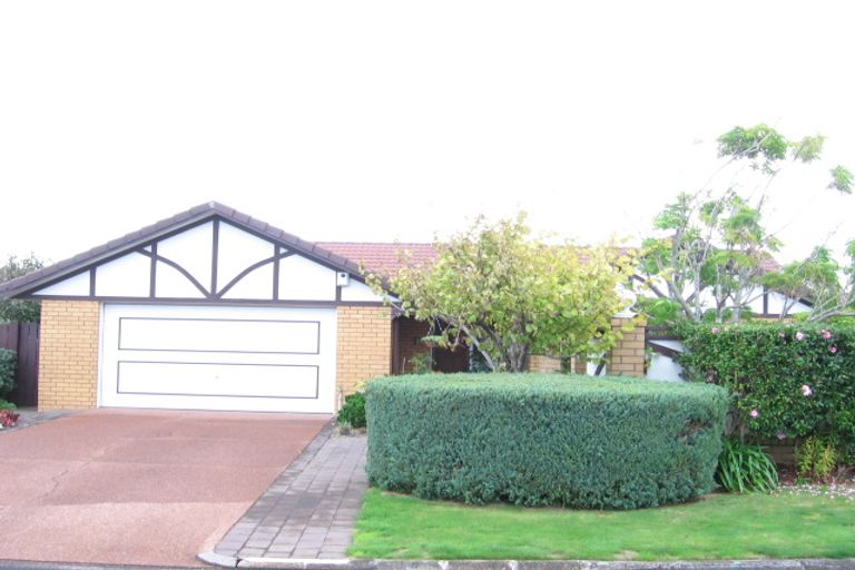 Photo of property in 7 Essington Place, Half Moon Bay, Auckland, 2012