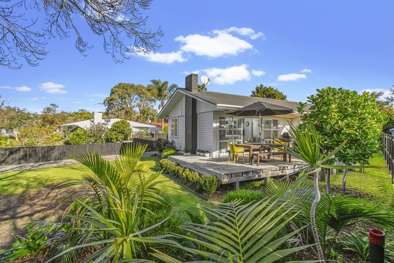 Photo of property in 4 Lynden Avenue, Hillcrest, Auckland, 0627