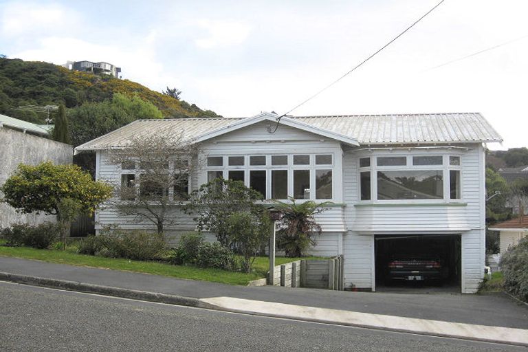 Photo of property in 32 Monaghan Avenue, Karori, Wellington, 6012
