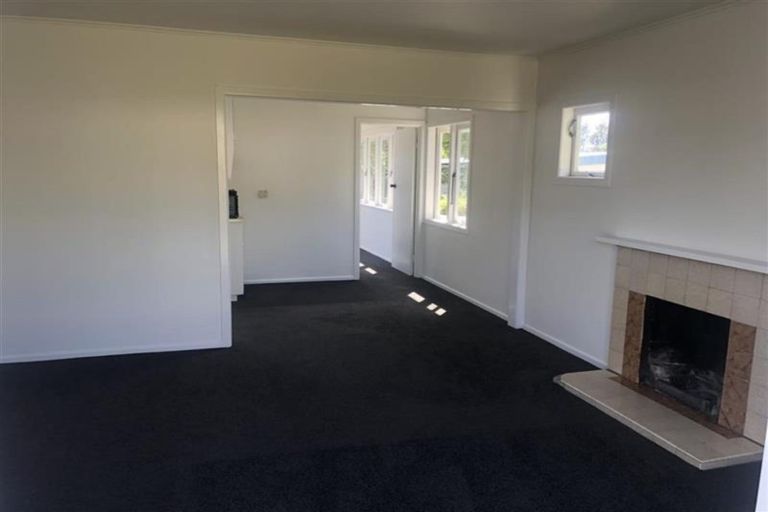 Photo of property in 2/52 College Road, Northcote, Auckland, 0627