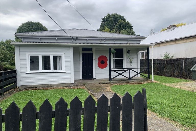 Photo of property in 20 Bridge Street, Eketahuna, 4900