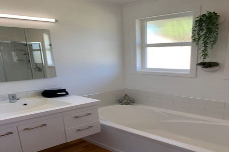 Photo of property in 21 Iles Road, Lynmore, Rotorua, 3010