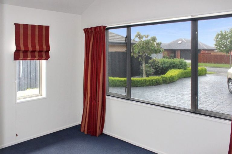 Photo of property in 8 Okuku Place, Hei Hei, Christchurch, 8042