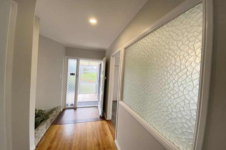 Photo of property in 3 Larne Avenue, Pakuranga Heights, Auckland, 2010