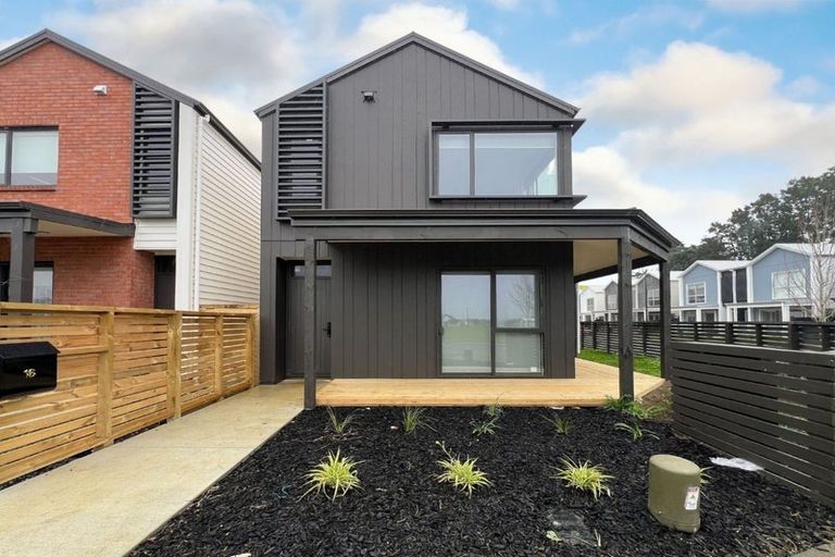 Photo of property in 16 Yellow Pear Lane, Karaka, 2578