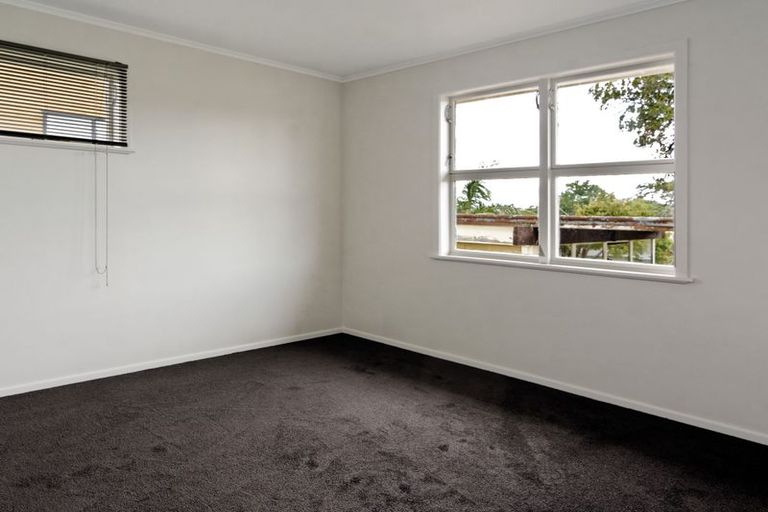 Photo of property in 12 Cutler Street, New Lynn, Auckland, 0600