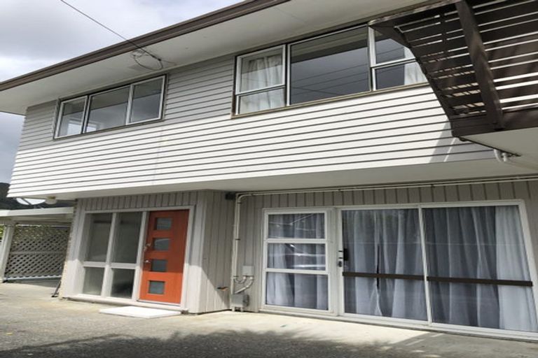 Photo of property in 15a Craddock Street, Waterloo, Lower Hutt, 5011